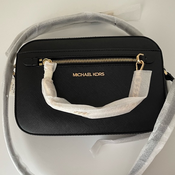 Michael Kors Handbags - Michael Kors - Jet Set large Saffiano Leather Crossbody Bag
